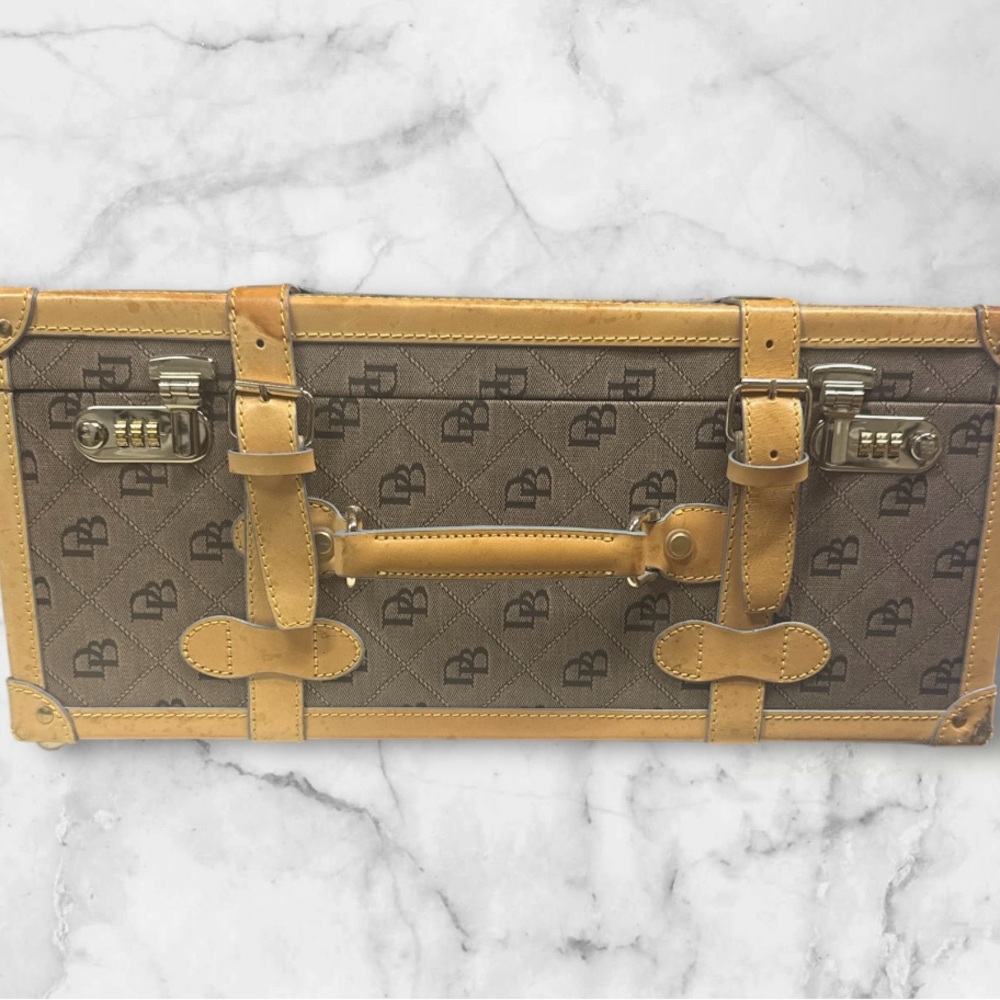 ❌SOLD IN STORE❌Vintage Dooney & Bourke Carryon Roller Suitcase